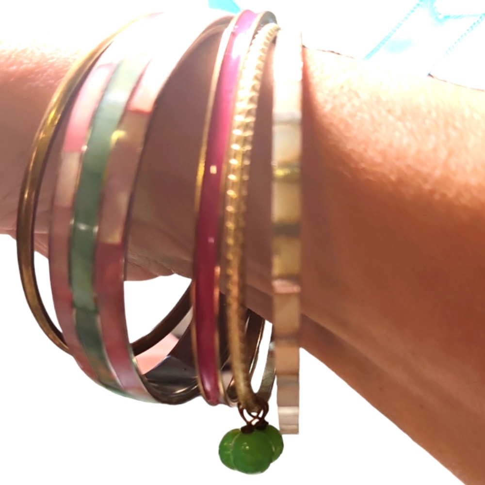 BUNDLE BEACH BOHO PINK & GREEN SHELL & MIXED METAL BANGLE BRACELETTE SET